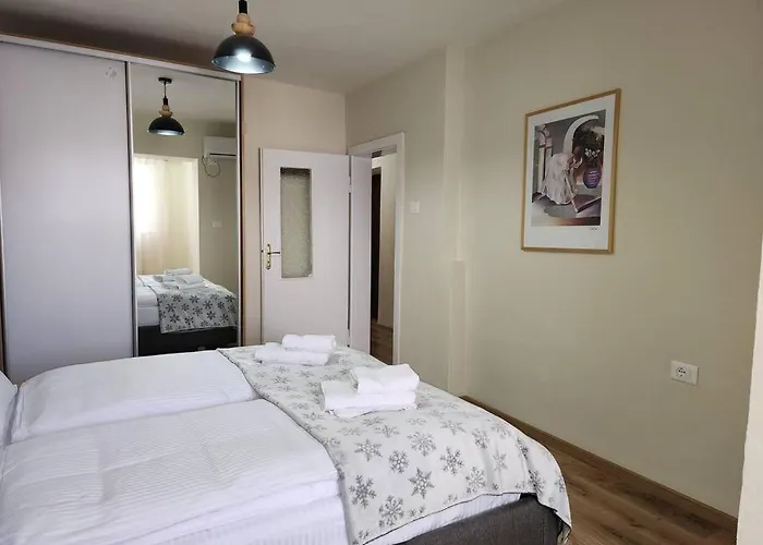 Ben's Apartment-city Center Apartamento Tirana